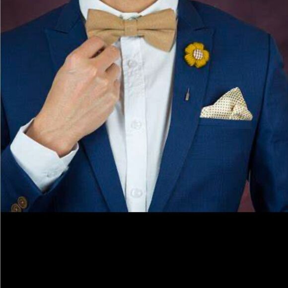 Mamsellev 1970’s Gold Double Heart Brooch Signed 
Vintage Gold Leaf Brooch - Picture 10 of 10